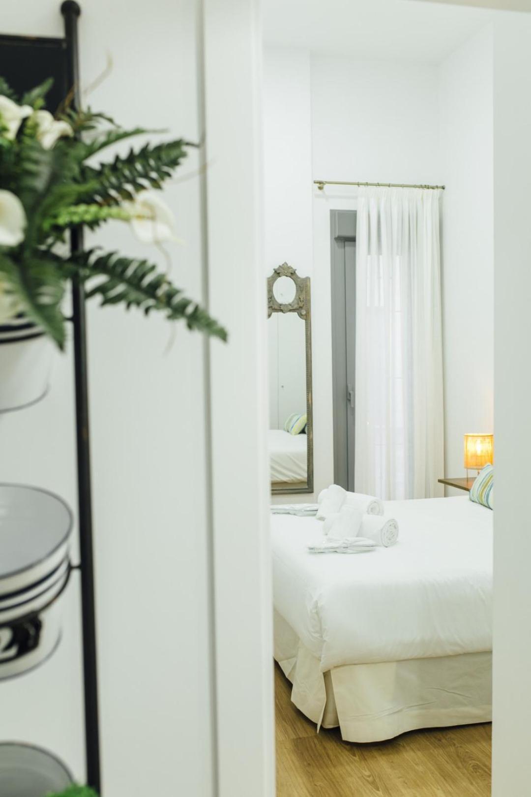 Apartmán Modern With Seasonal Swimming Pool- 1Bd 1Bth- Goyeneta Sevilla Exteriér fotografie