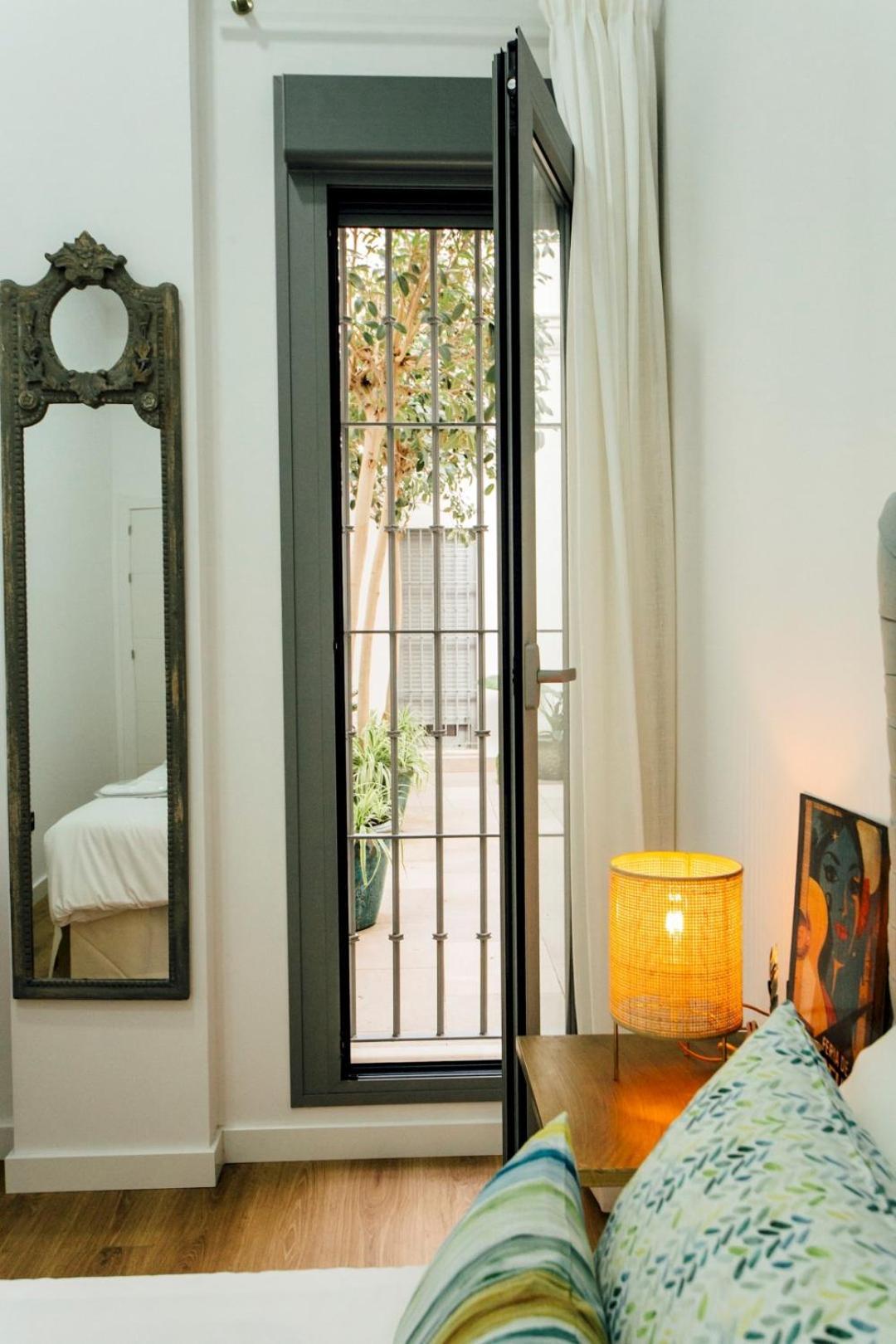 Apartmán Modern With Seasonal Swimming Pool- 1Bd 1Bth- Goyeneta Sevilla Exteriér fotografie