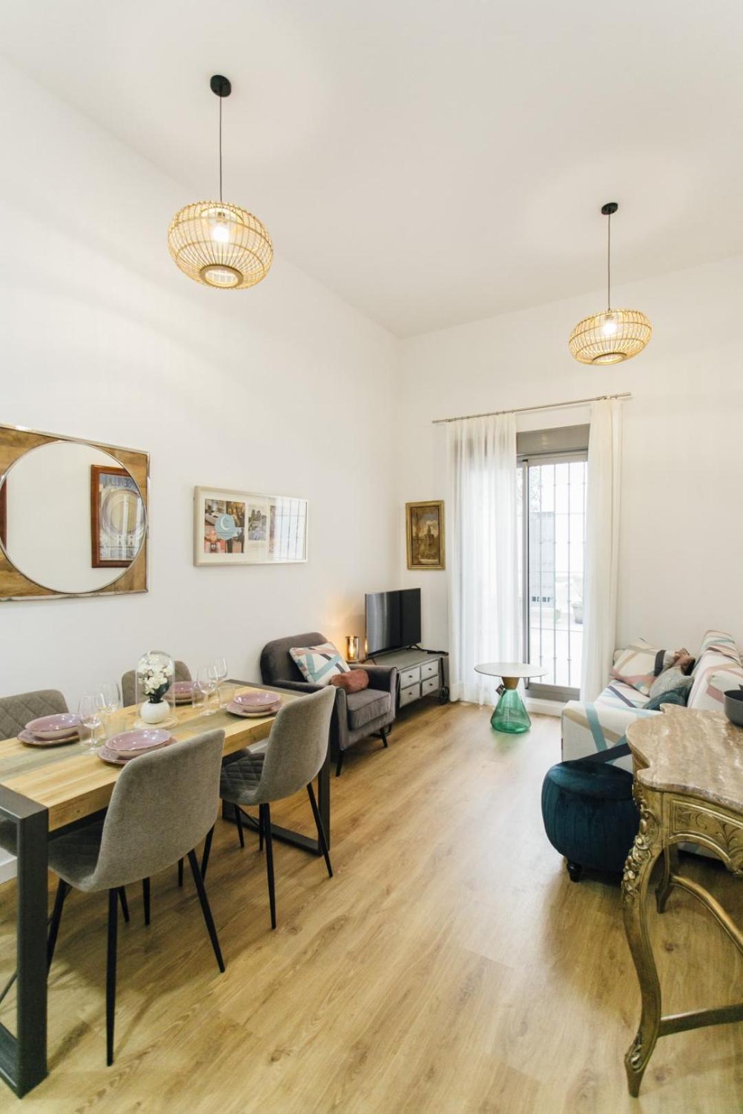 Apartmán Modern With Seasonal Swimming Pool- 1Bd 1Bth- Goyeneta Sevilla Exteriér fotografie